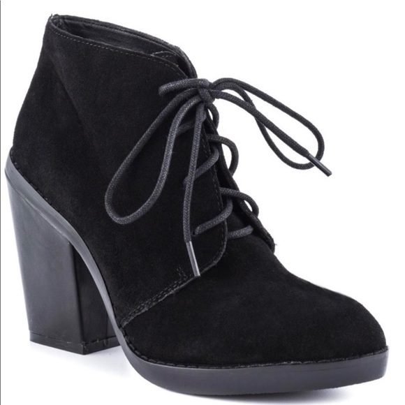 Steve Madden Shoes - Steve Madden Black Jayson Lace up Booties